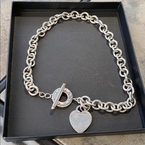 SEND OFFERS Tiffany’s heart toggle chain necklace